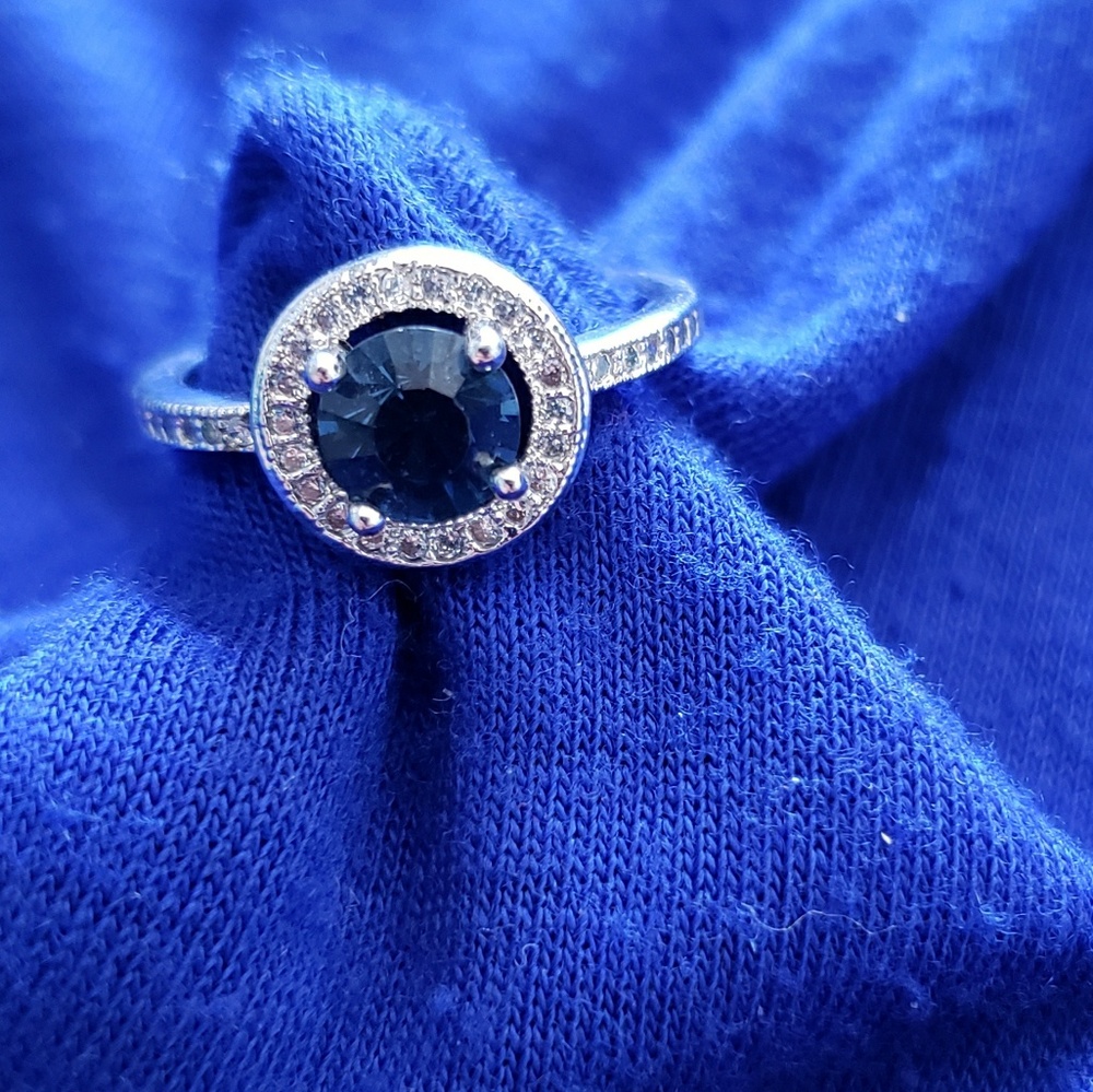 Sterling silver ring with sapphire stone size 6